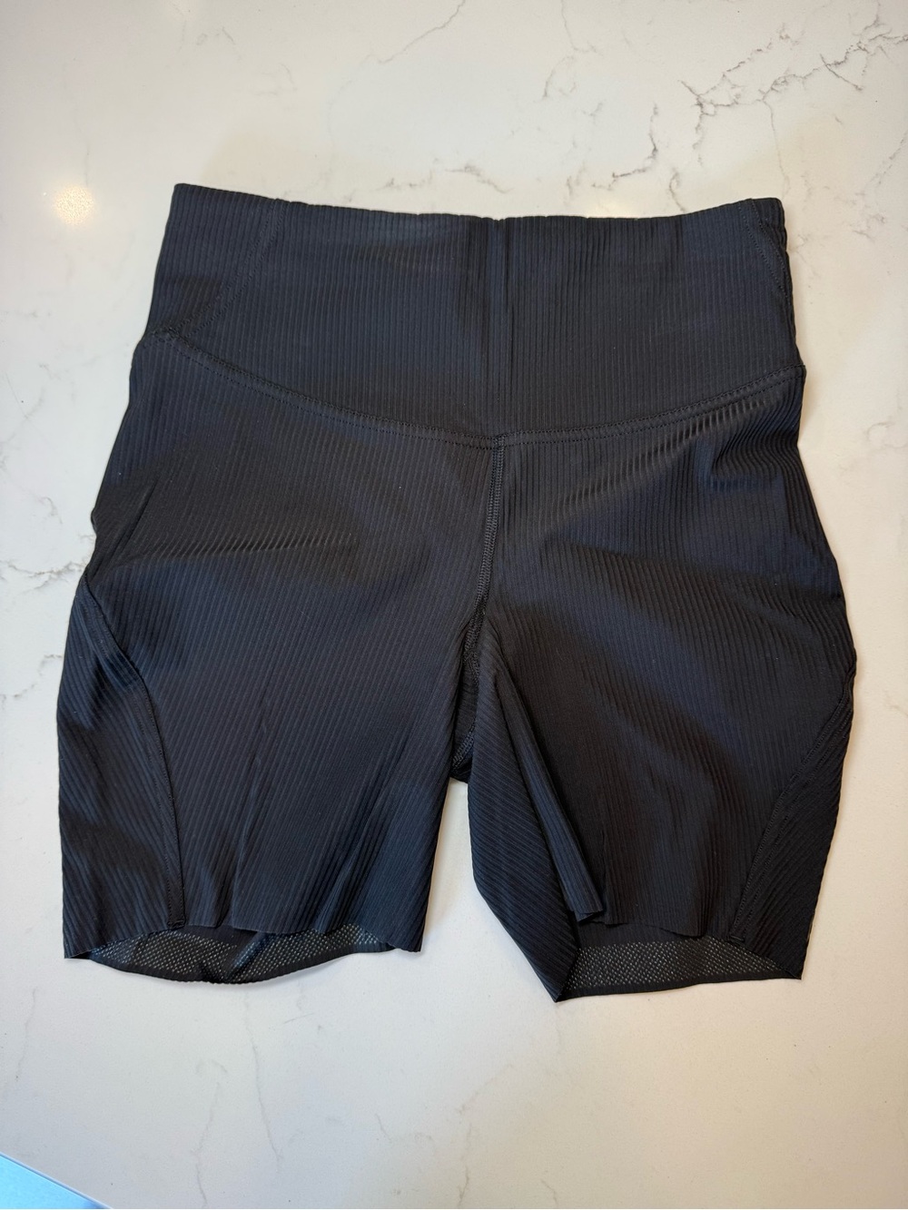 lululemon • 6 • Ribbed Black High-Rise Bike Shorts